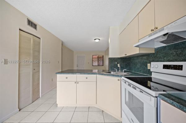 Alameda, 5490 W 21st Ct #310, Hialeah, Florida 33016, image 3