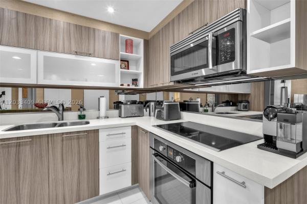 Eden House, 6700 Indian Creek Dr #904, Miami Beach, Florida 33141, image 2