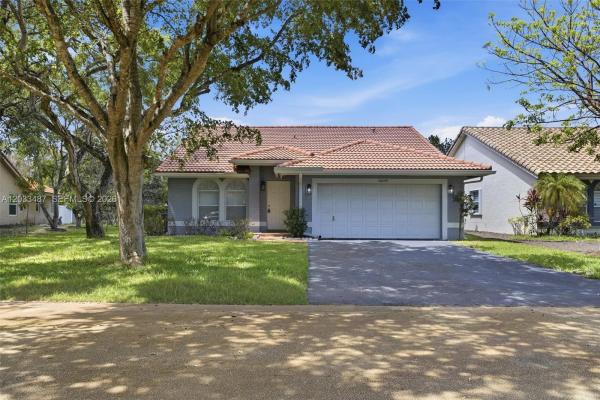 Coral Springs Country Club, 10633 NW 32nd Ct, Coral Springs, Florida 33065, image 1