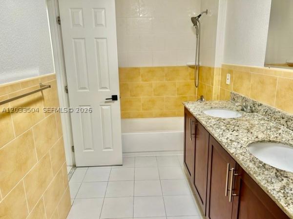 1095 SW 135th Pl, Unincorporated Dade County, Florida 33184, image 2