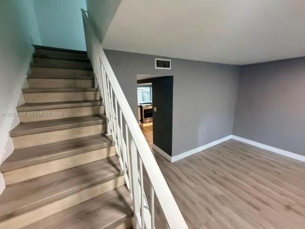 274 NE 141st St #3C, Unincorporated Dade County, Florida 33161, image 1