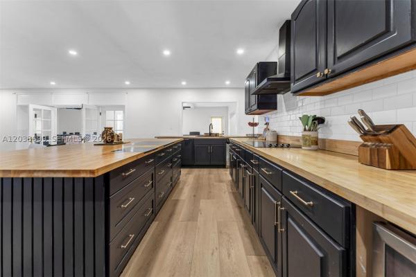 Eldorado Estates In Plantation, 680 El Dorado Pkwy, Plantation, Florida 33317, image 2
