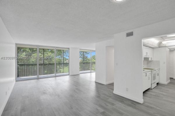 Environ 2, 3821 Environ Blvd #403, Lauderhill, Florida 33319, image 2