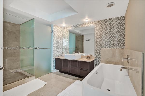 St Tropez On The Bay, 150 Sunny Isles Blvd #1-1601, Sunny Isles Beach, Florida 33160, image 2