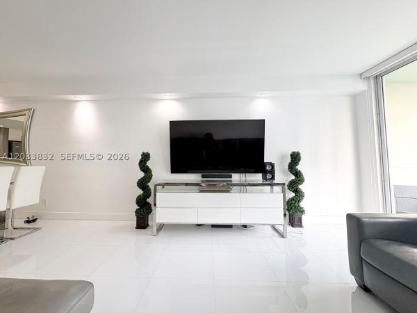 Oceanview B, 19380 Collins Ave #827, Sunny Isles Beach, Florida 33160, image 3