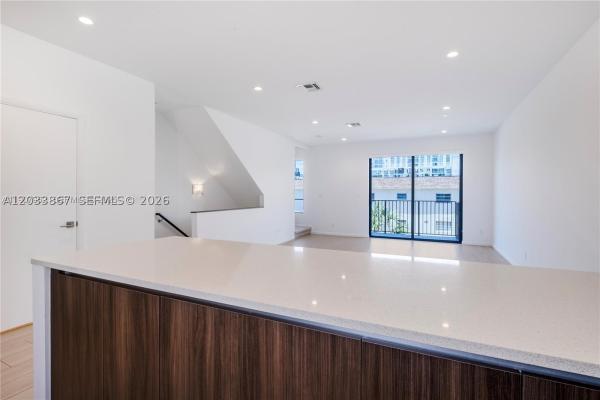 113 NE 6 #46225, Fort Lauderdale, Florida 33304, image 3