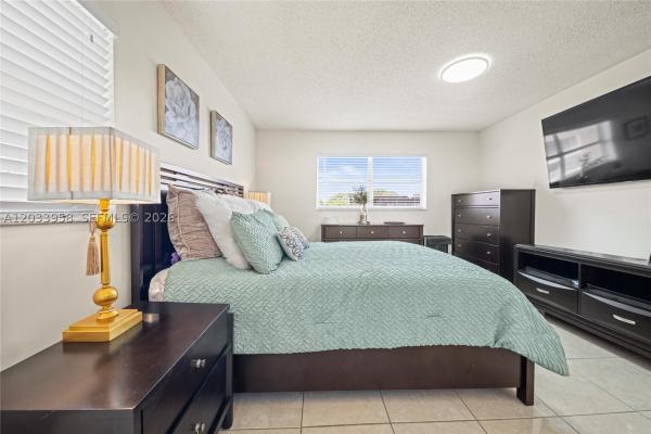 Sunrise Lakes 3, 8951 Sunrise Lakes Blvd #301, Sunrise, Florida 33322, image 2