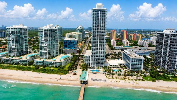 La Perla, 16699 Collins Ave #2906, Sunny Isles Beach, Florida 33160, image 2