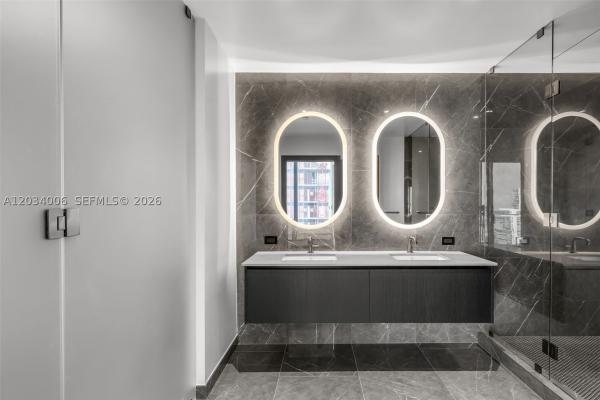 20 NE 11th St #5102, Miami, Florida 33132, image 1