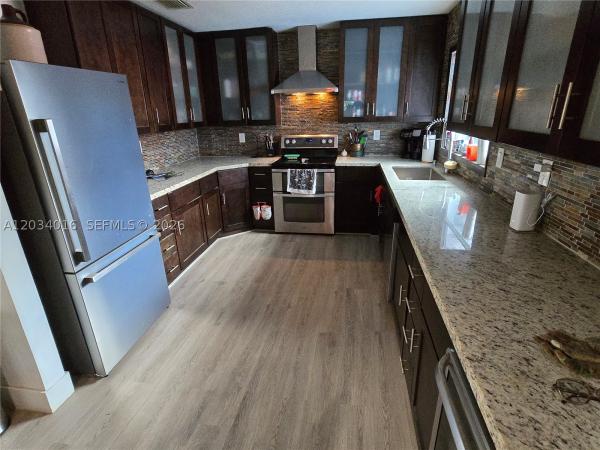 20595 SW 190th St, Unincorporated Dade County, Florida 33187, image 2