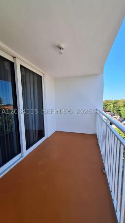 Coral Gate East, 6940 NW 186th St #1-522, Hialeah, Florida 33015, image 3