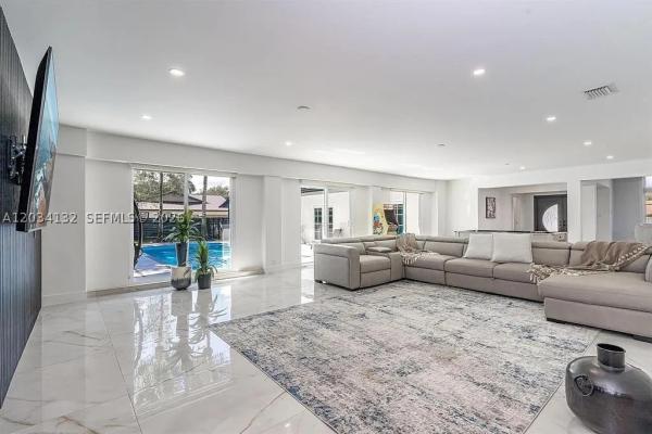 Alan Grove Estates, 15201 SW 74th Pl, Palmetto Bay, Florida 33157, image 1