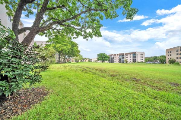 Sunrise Lakes 4, 10400 NW 30th Ct #305, Sunrise, Florida 33322, image 1