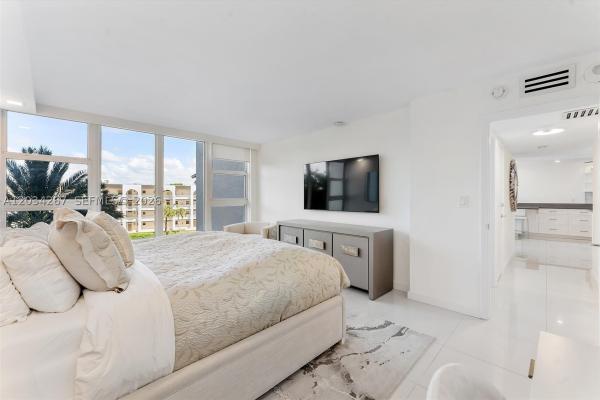 Ocean Colony, 1620 S Ocean Blvd #3-J, Lauderdale By The Sea, Florida 33062, image 1