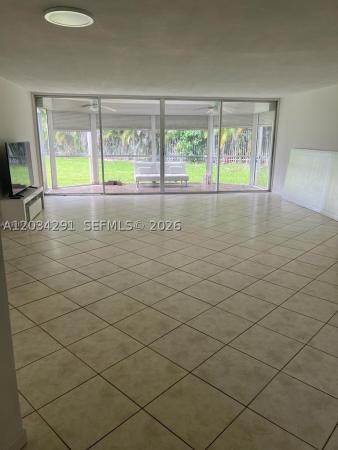 1351 NE 191st St #E117, Unincorporated Dade County, Florida 33179, image 2