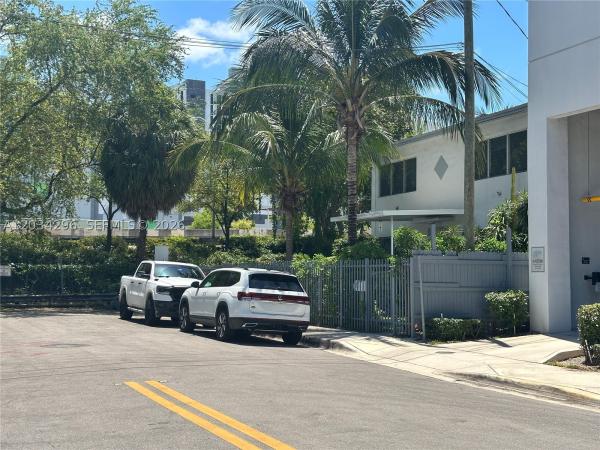 East Little Havana, 364 SW 11th St, Miami, Florida 33130, image 2