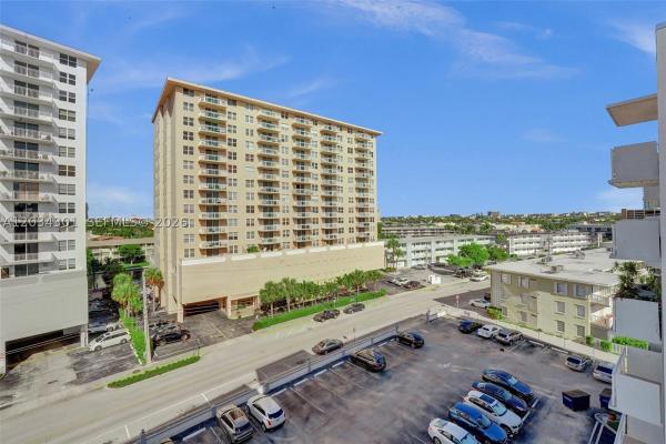 Golden Isles Yacht Club, 430 Golden Isles Dr #705, Hallandale Beach, Florida 33009, image 3
