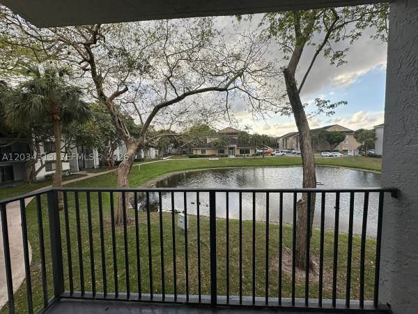 Visconti, 9122 W Atlantic Blvd #724, Coral Springs, Florida 33071, image 2