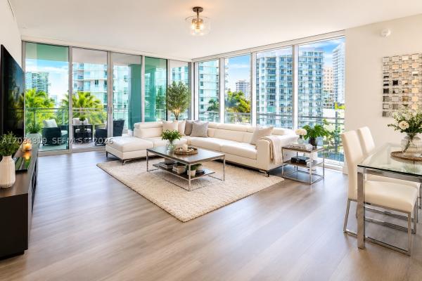 The Ivy At Riverfront, 90 SW 3rd St #1413, Miami, Florida 33130, image 2