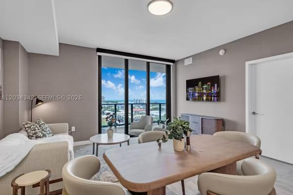 Miami Beach, Florida 33141, image 2