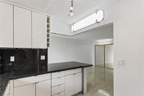 Plaza Of The Americas, 17021 N Bay Rd #429, Sunny Isles Beach, Florida 33160, image 1
