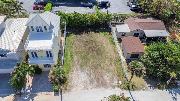 Sea Dunes, 510 Saturn Ln, Juno Beach, Florida 33408, image 2