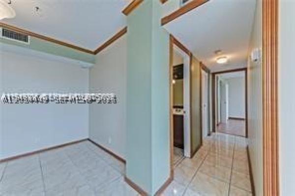 Crestview Towers, 2025 NE 164th St #904, North Miami Beach, Florida 33162, image 2