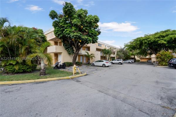 9371 Fontainebleau Blvd #I-201, Unincorporated Dade County, Florida 33172, image 2