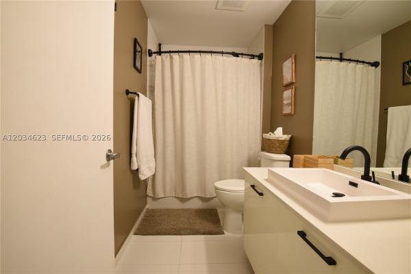 Centro, 151 SE 1st St #1907, Miami, Florida 33131, image 2