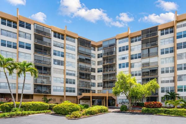 The Forest, 900 Saint Charles Pl #L6, Pembroke Pines, Florida 33026, image 1
