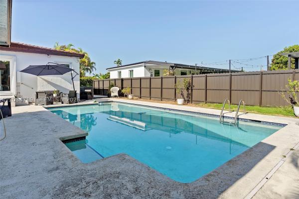6801 SW 27th St, Unincorporated Dade County, Florida 33155, image 1