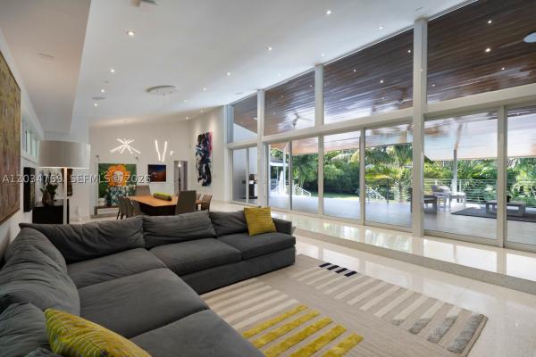 Pine Bay Estates, 5780 Las Palmas Dr, Coral Gables, Florida 33156, image 2
