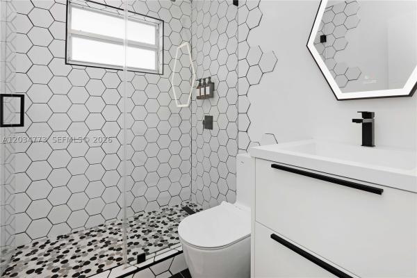 Hollywood Lakes, 1611 Madison St, Hollywood, Florida 33020, image 2
