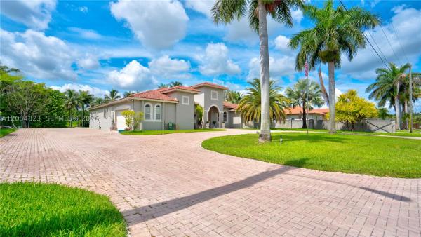 Hialeah Gardens No HOA, 9810 NW 137th St, Hialeah Gardens, Florida 33018, image 2