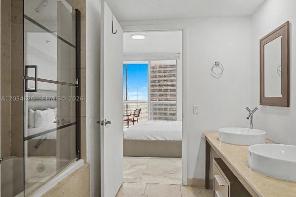 Icon Brickell Tower 3, 485 Brickell Ave #2209, Miami, Florida 33131, image 2