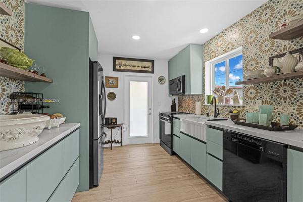 Country Club Estates, 240 Nahkoda Dr, Miami Springs, Florida 33166, image 1