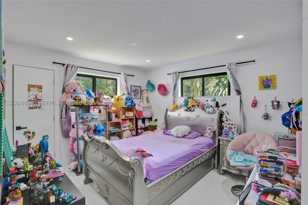 Miami Lakes Residential, 14021 Cypress Ct, Miami Lakes, Florida 33014, image 2