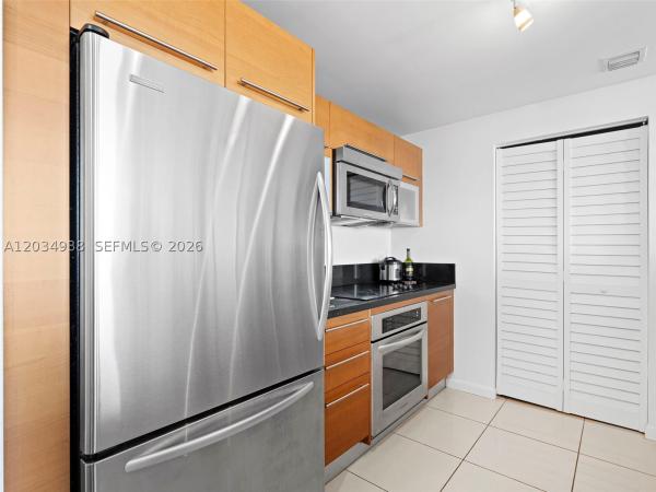 Vizcayne North, 244 Biscayne Blvd #701, Miami, Florida 33132, image 2