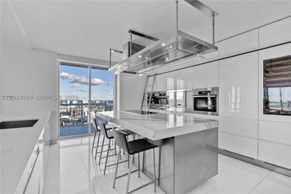 The Grand Venetian, 10 Venetian Way #2504, Miami Beach, Florida 33139, image 3