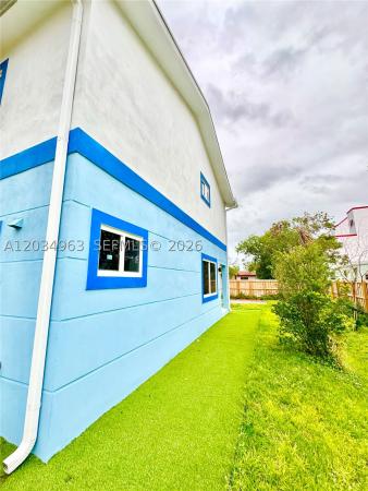 Seminole, 932 NW 2nd St, Fort Lauderdale, Florida 33311, image 2