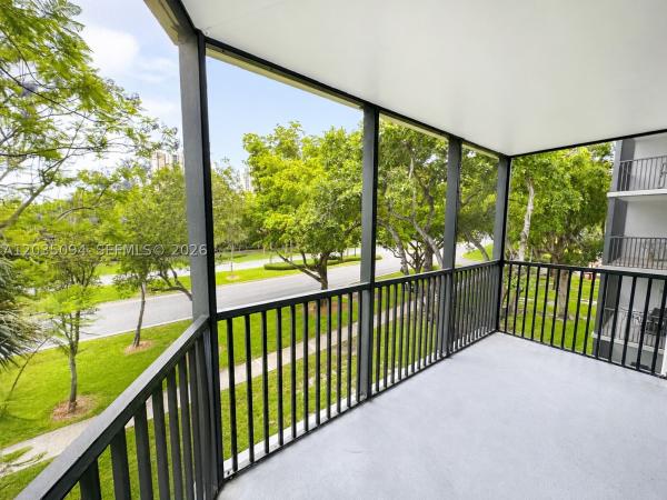 Bravura, 3301 N Country Club Dr #305, Aventura, Florida 33180, image 2