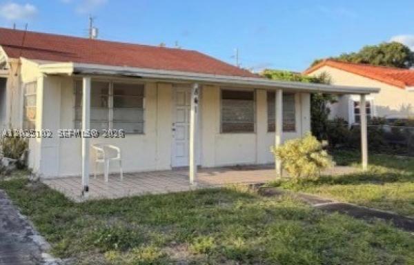 Essex Village, 841 NE 4th Pl, Hialeah, Florida 33010, image 1