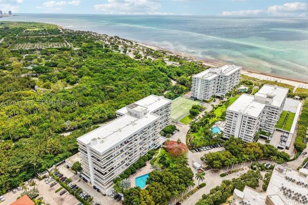 Commodore Club West, 155 Ocean Lane Dr #614, Key Biscayne, Florida 33149, image 2