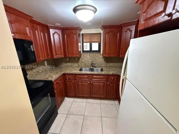 Olive Drive, 5 Olive Dr #12, Hialeah, Florida 33010, image 2