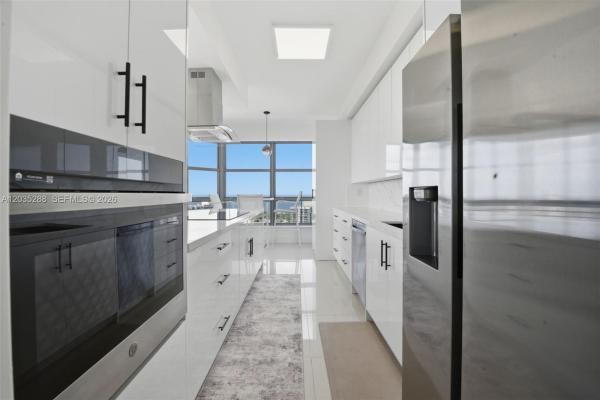 Mystic Pointe Tower 400, 3500 Mystic Pointe Dr #PH5, Aventura, Florida 33180, image 1