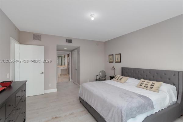 One Fifty One At Biscayne, 14951 Royal Oaks Ln #708, North Miami, Florida 33181, image 2