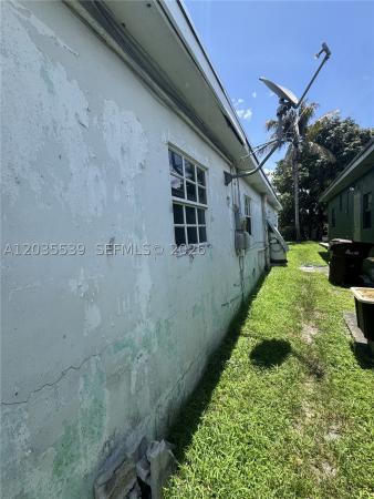 Seminola City, 2125 W 5th Ave, Hialeah, Florida 33010, image 2