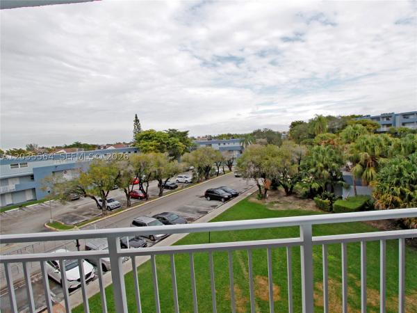 9351 Fontainebleau Blvd #B-403, Unincorporated Dade County, Florida 33172, image 1