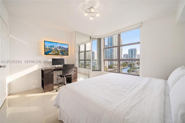 Mystic Pointe Tower 500, 3530 Mystic Pointe Dr #2013, Aventura, Florida 33180, image 2