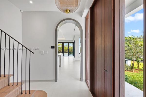 Beach View, 5262 Lagorce Dr, Miami Beach, Florida 33140, image 2